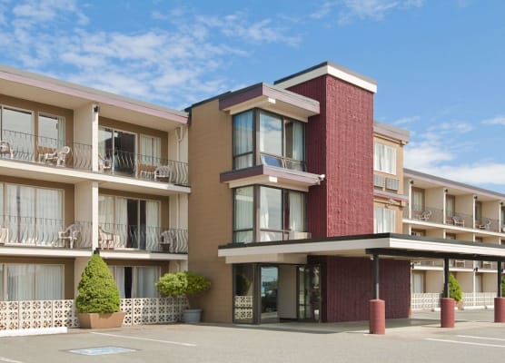 Travelodge by Wyndham Nanaimo 1