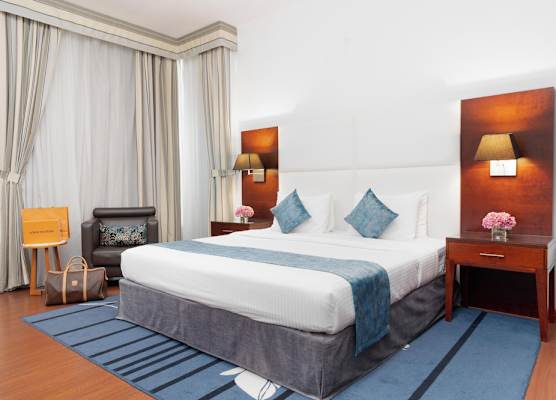 Golden Sands Hotel & Residences 1