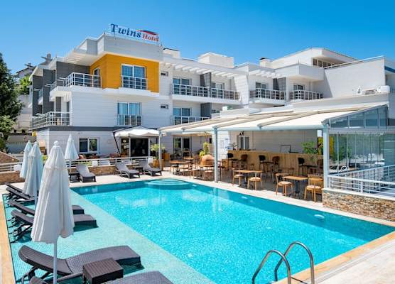 Twins Hotel Çeşme 1