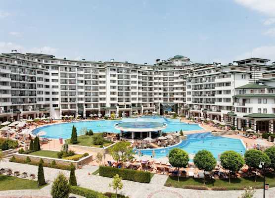 Emerald Beach Resort & Spa,studio ikat310 1