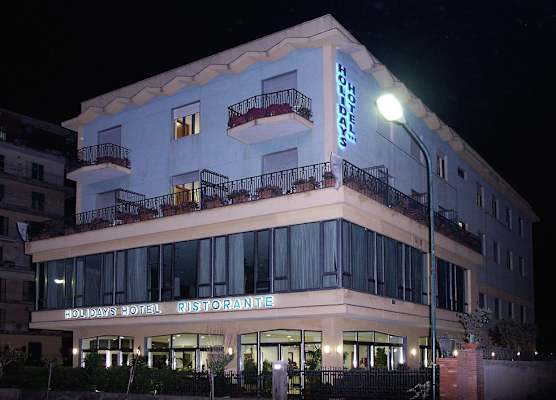 Hotel Holidays 1