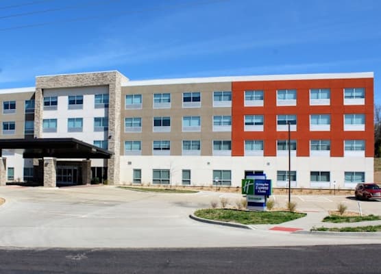 Holiday Inn Express & Suites WARRENSBURG NORTH by IHG 1