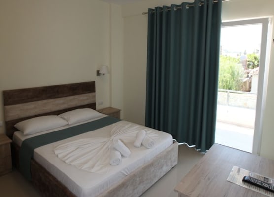 Golden Hotel 1