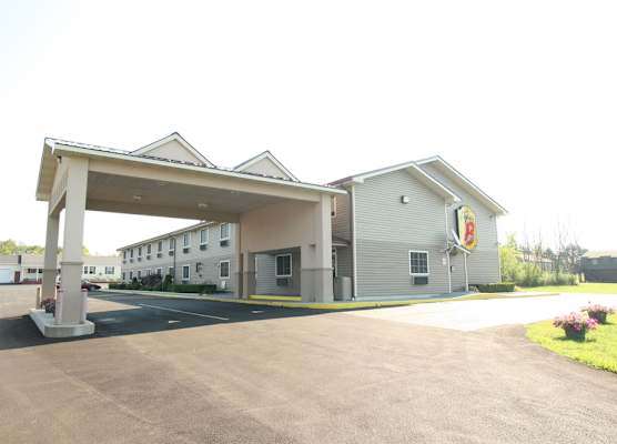 Super 8 by Wyndham Pulaski 1