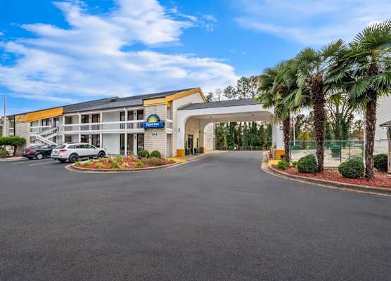 Days Inn by Wyndham Raleigh Midtown 1