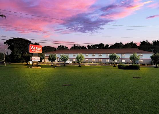 Red Roof Inn & Suites Vineland - Buena 1