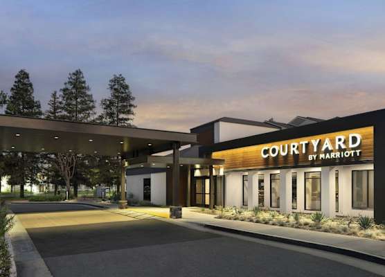 Courtyard by Marriott Bakersfield 1
