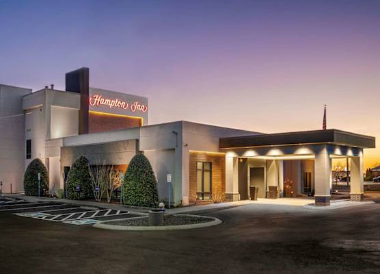 Hampton Inn - Springfield 1