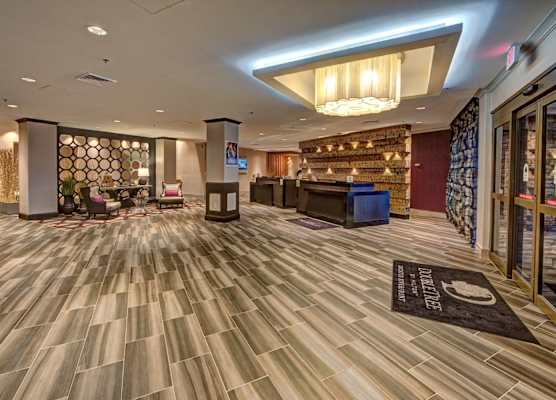 DoubleTree by Hilton Decatur Riverfront 1