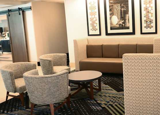 Holiday Inn Express & Suites COLUMBIA-I-26 @ HARBISON BLVD by IHG 1