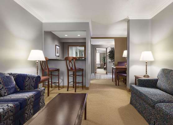 Days Inn by Wyndham Ottawa West 1
