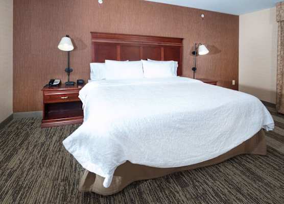 Hampton Inn & Suites Greensburg 1