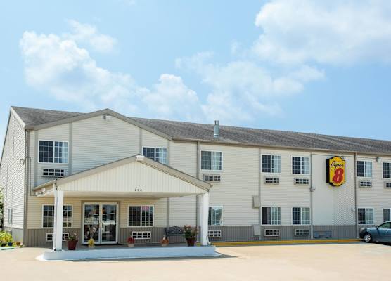 Super 8 by Wyndham Sweet Springs 1
