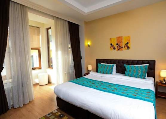Retropera Hotel 1