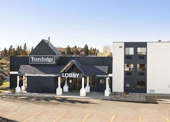 Travelodge by Wyndham Edmonton South 1