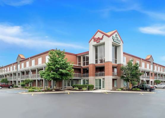 HomeTowne Studios by Red Roof Auburn Hills 1