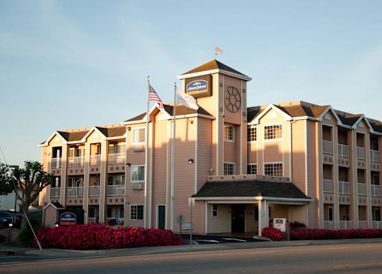 Howard Johnson by Wyndham Salinas 1