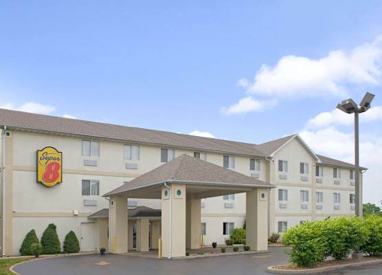Super 8 by Wyndham Pontoon Beach IL/St. Louis MO Area 1