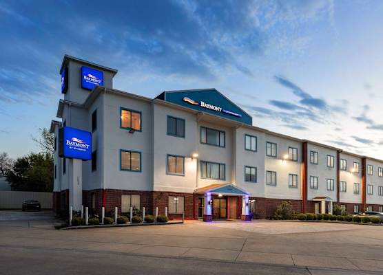 Baymont by Wyndham Houston Brookhollow 1