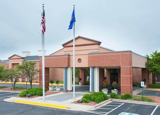 DoubleTree by Hilton Milwaukee/Brookfield 1