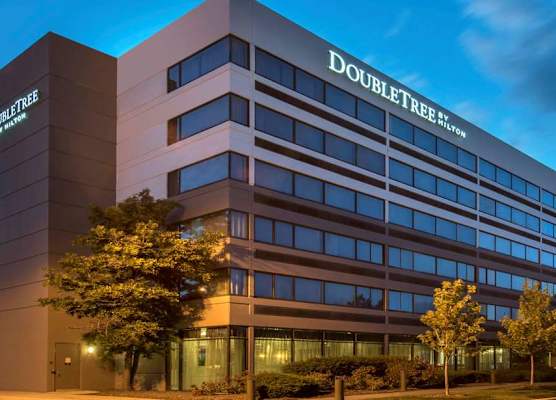 DoubleTree by Hilton Chicago Schaumburg 1