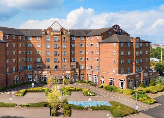 DoubleTree by Hilton Dartford Bridge 1