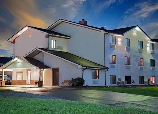 Hillside Inn & Suite 1