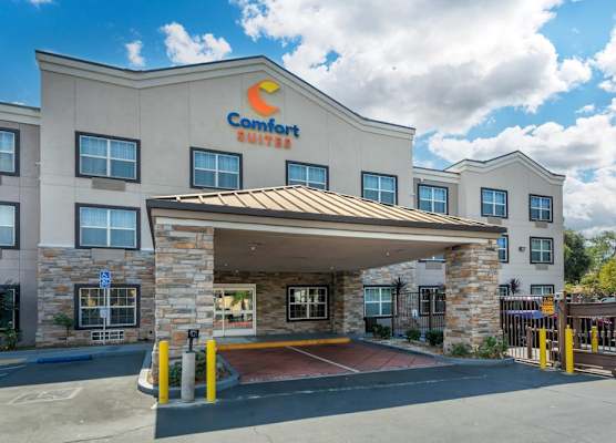 Comfort Suites Downtown Sacramento 1