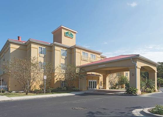 La Quinta Inn & Suites by Wyndham St. Augustine 1