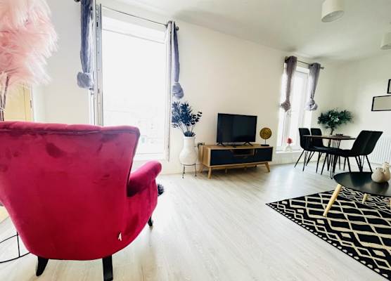 Quartz Apartment in Cambridge 1