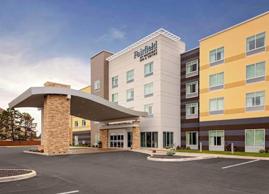 Fairfield by Marriott Port Clinton Waterfront 1