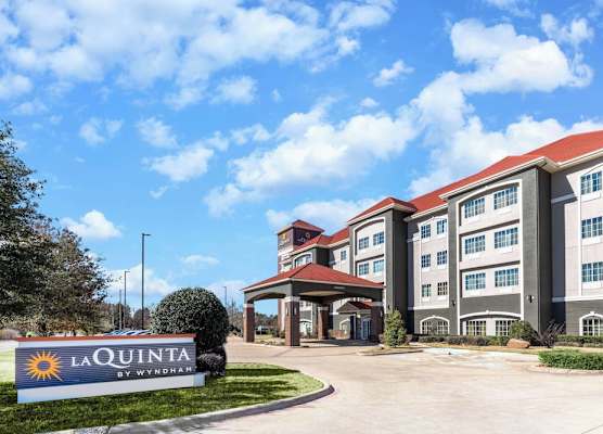 La Quinta by Wyndham Mt. Pleasant 1