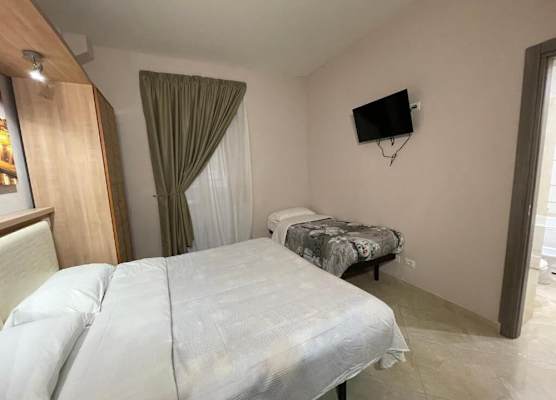S.P.Q.R. Suite 1