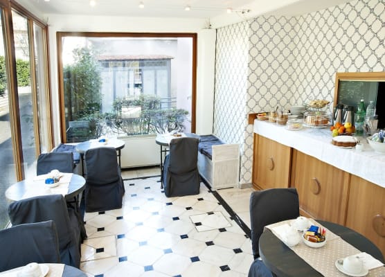 Hotel Arco Di Travertino 1