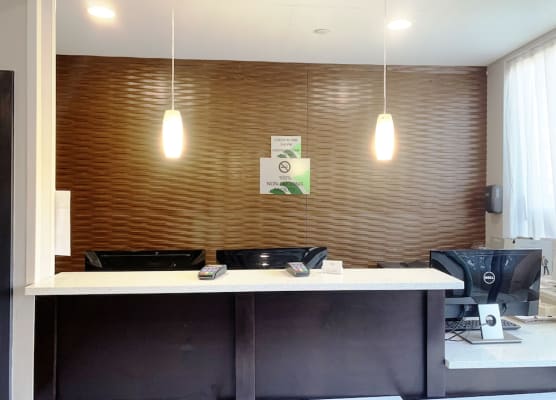 Wingate by Wyndham JFK Airport/Far Rockaway 1