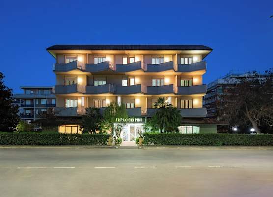 Hotel Parco dei Pini - 100mt dal Mare 1