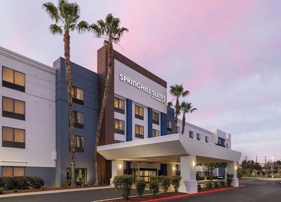 SpringHill Suites Fresno 1
