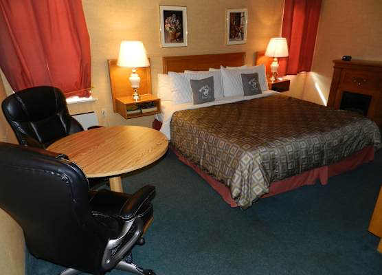 Kings Inn Near the Falls 1