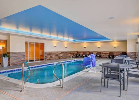 Fairfield Inn & Suites by Marriott St. Louis Westport 1
