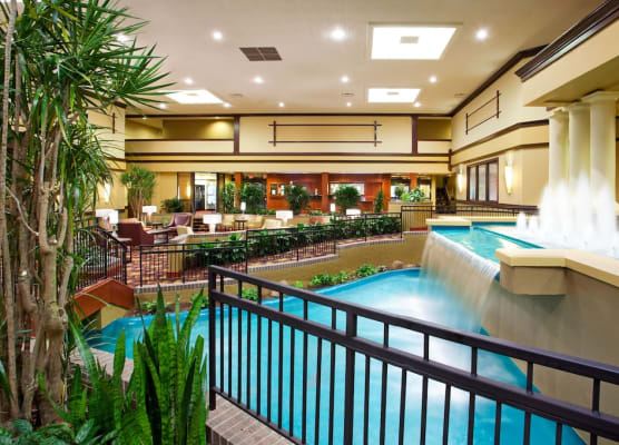 Holiday Inn & Suites CINCINNATI-EASTGATE (I-275E) by IHG 1