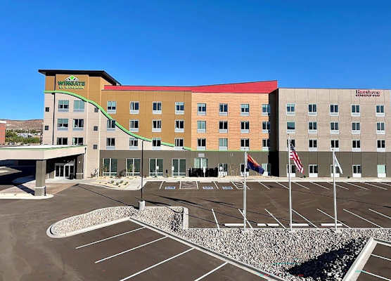 Hawthorn Extended Stay by Wyndham Kingman 1