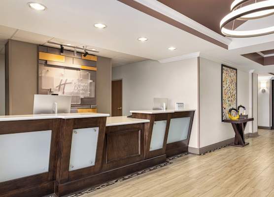Holiday Inn Express & Suites LIVE OAK by IHG 1