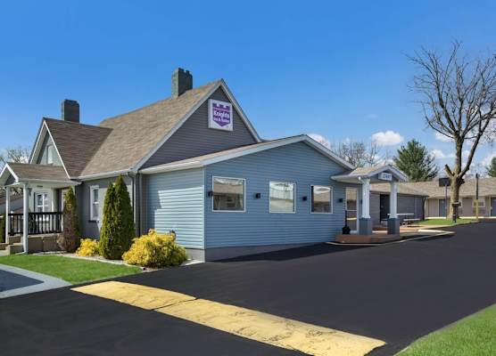 Knights Inn and Suites Salem 1