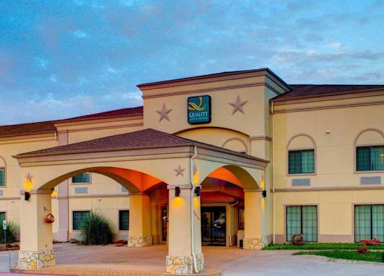 Quality Inn & Suites Glen Rose 1
