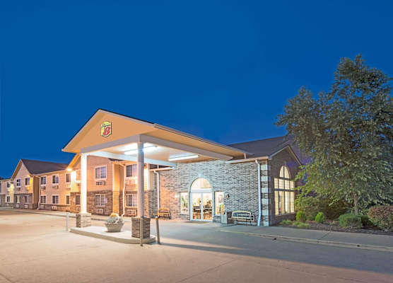Super 8 by Wyndham Richmond 1