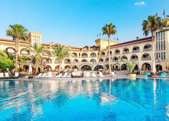 Le Chateau Lambousa Hotel 1