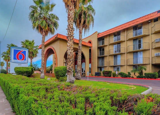 Motel 6 Phoenix, AZ – Sky Harbor 1
