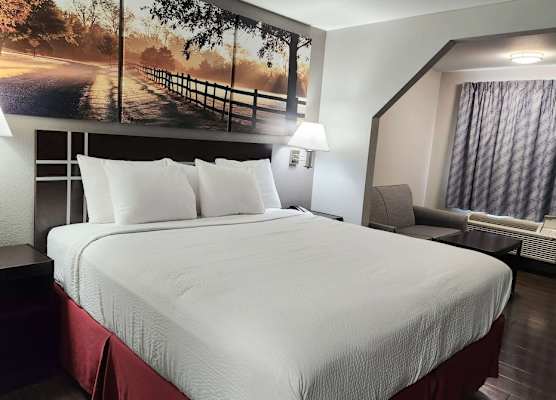 Days Inn by Wyndham Sulphur LA 1