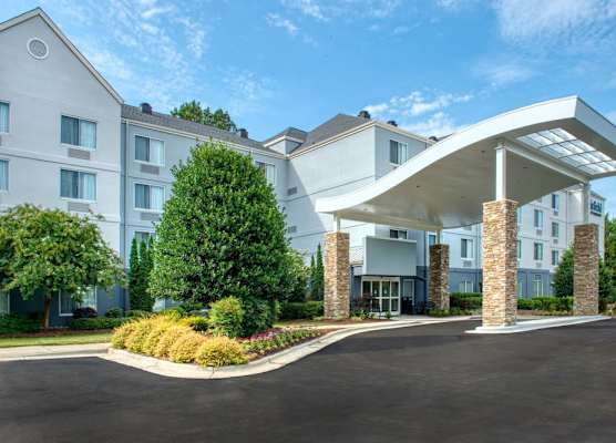 Fairfield Inn & Suites Raleigh Crabtree Valley 1