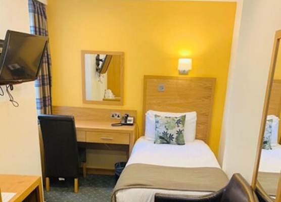 Regency Hotel Parkside 1